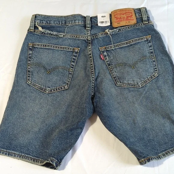 Levi's Classic Blue Denim Shorts32 W MRSP $50 - Picture 2 of 8